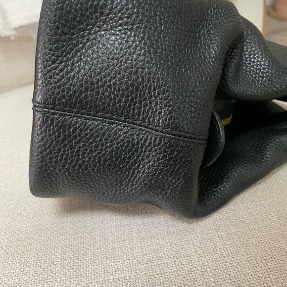 Michael Kors Jet Set Bag - Picture 7 of 16